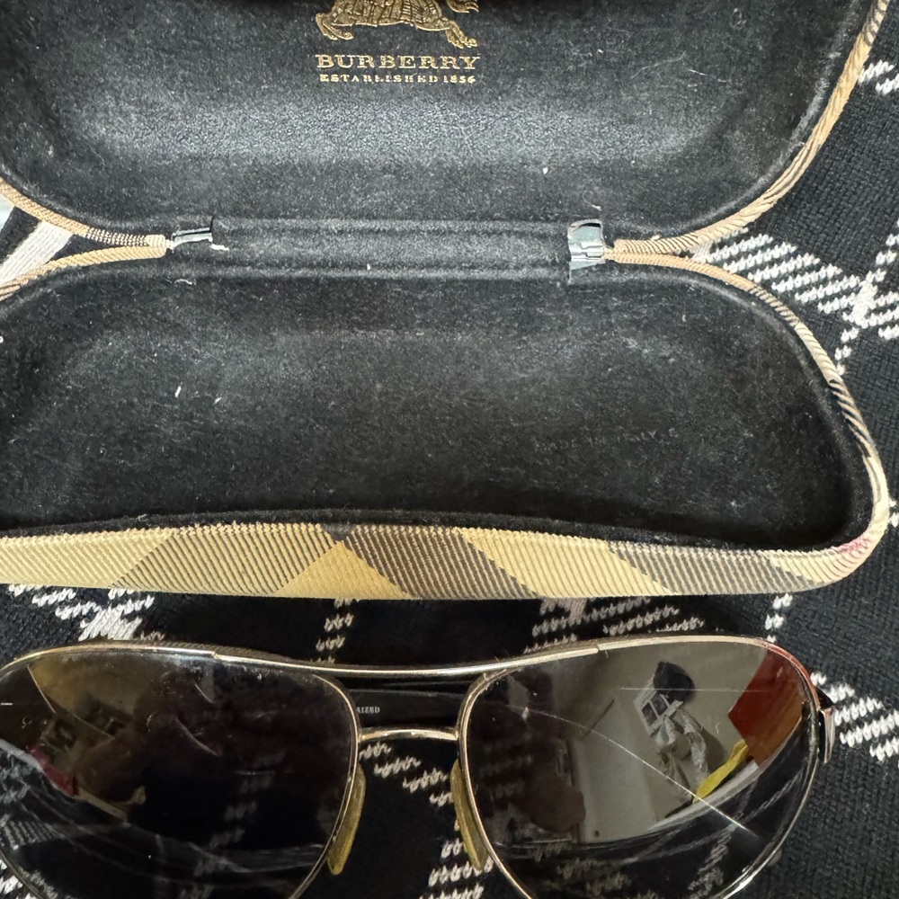 Burberry Plaid Sunglasses Case with Sunglasses